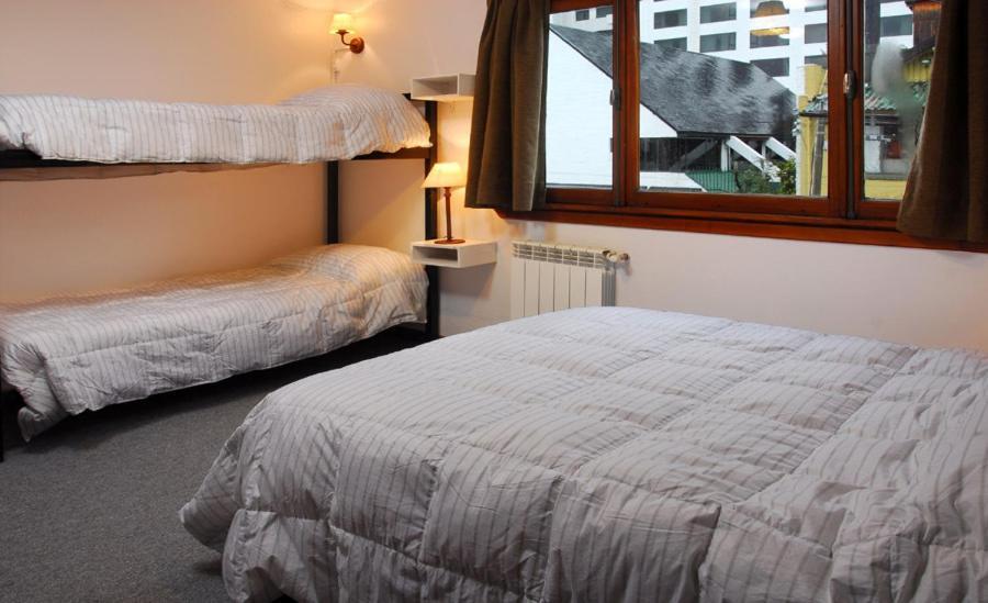Hostel Los Troncos San Carlos de Bariloche Habitación foto